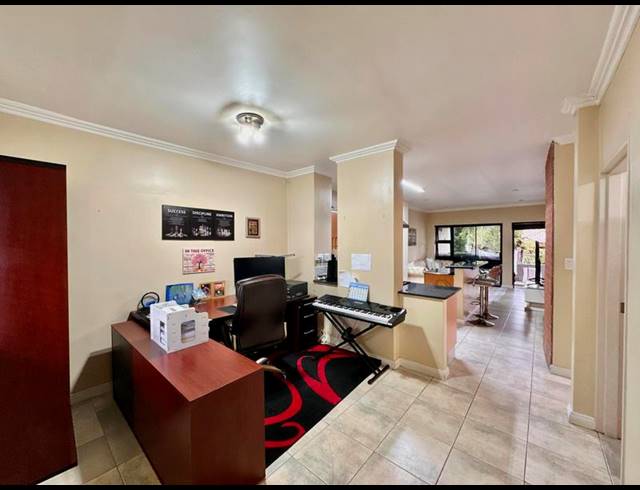 2 BEDROOM APARTMENT FOR SALE IN RIVONIA